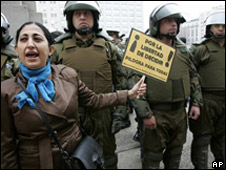 feministas-protestan-chile-pildora