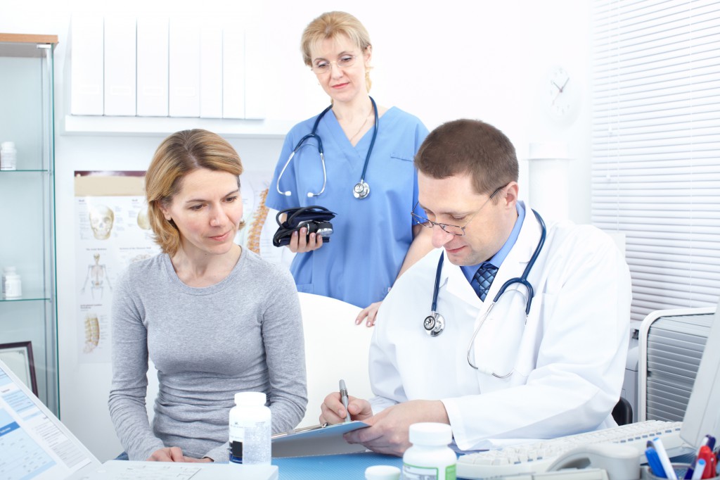 Menopausia prematura antes de los 40: causas, síntomas y opciones de fertilidad