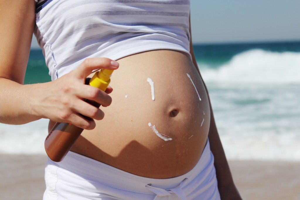 Calor y embarazo: consejos médicos para protegerte durante el verano