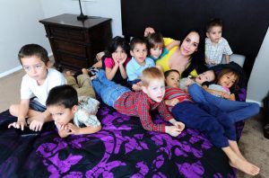 Embarazo múltiple en FIV: riesgos, causas y por qué las clínicas limitan la transferencia de embriones
