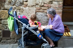 Por qué Europa no quiere tener hijos: natalidad, sociedad y el reto demográfico del siglo XXI